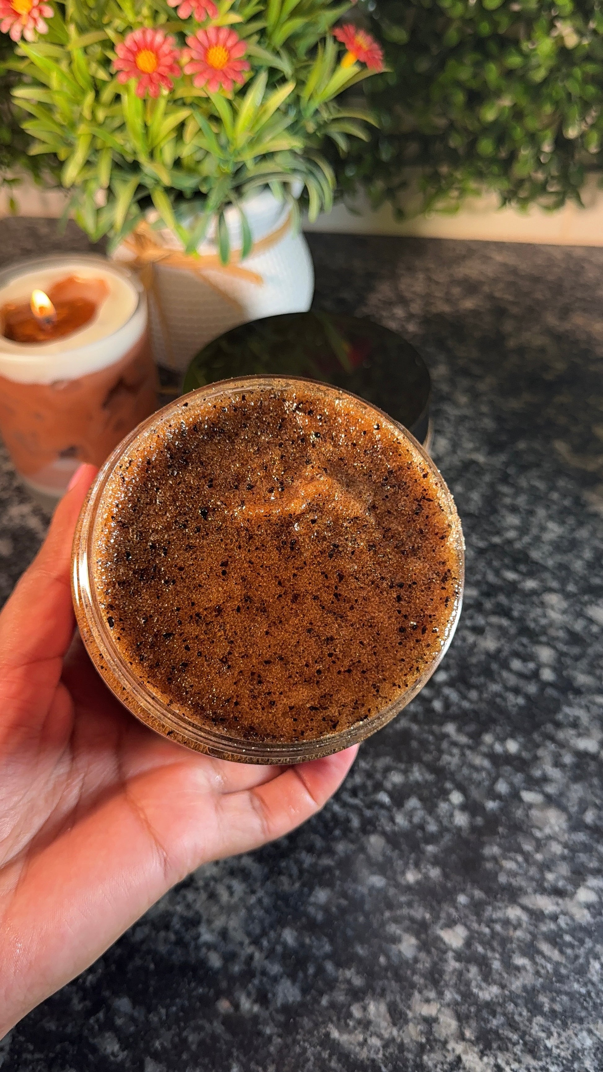 LATTE LUXE EXFOLIATING FOAMING SCRUB