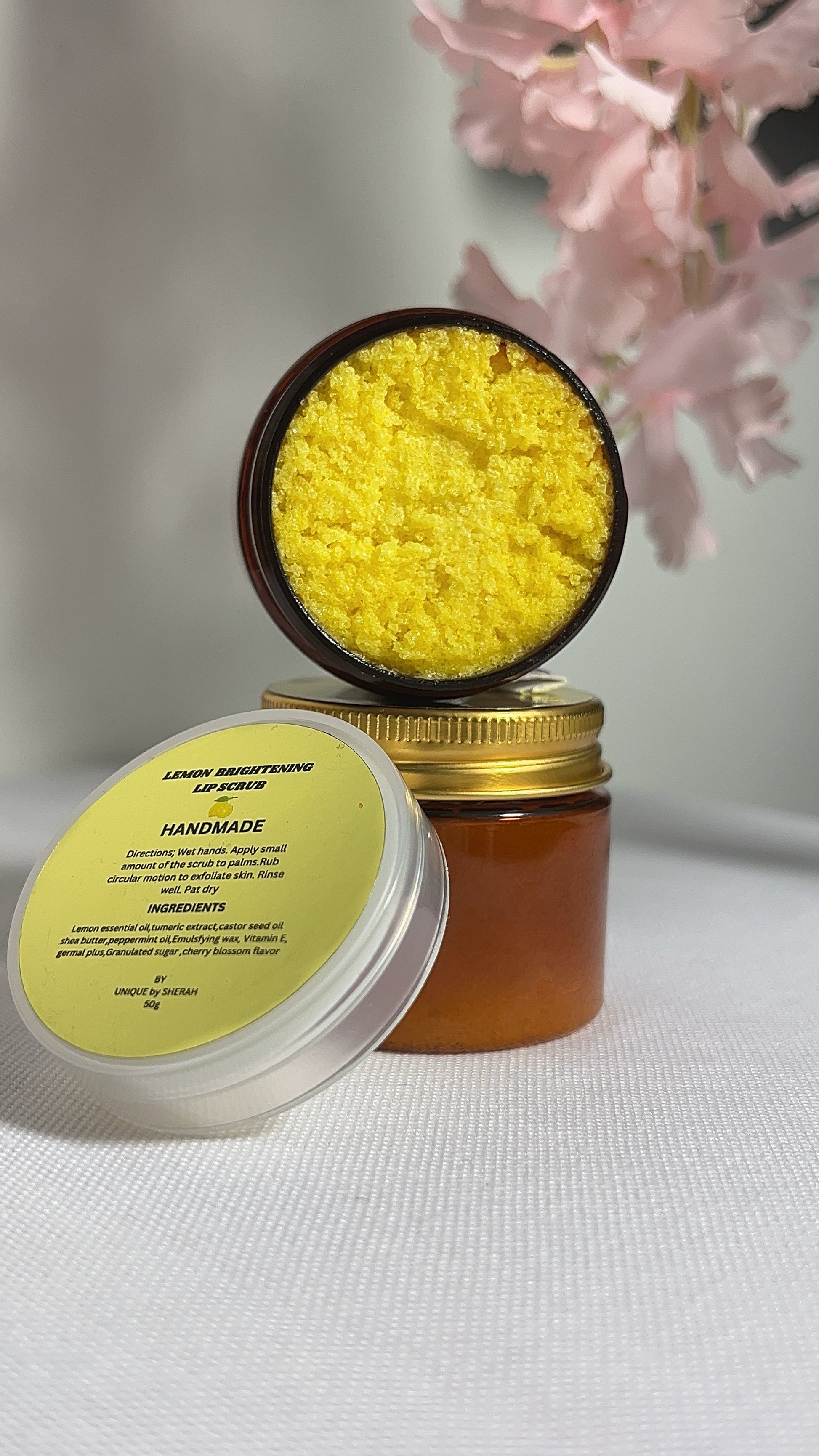 Lemon brightening lip scrub