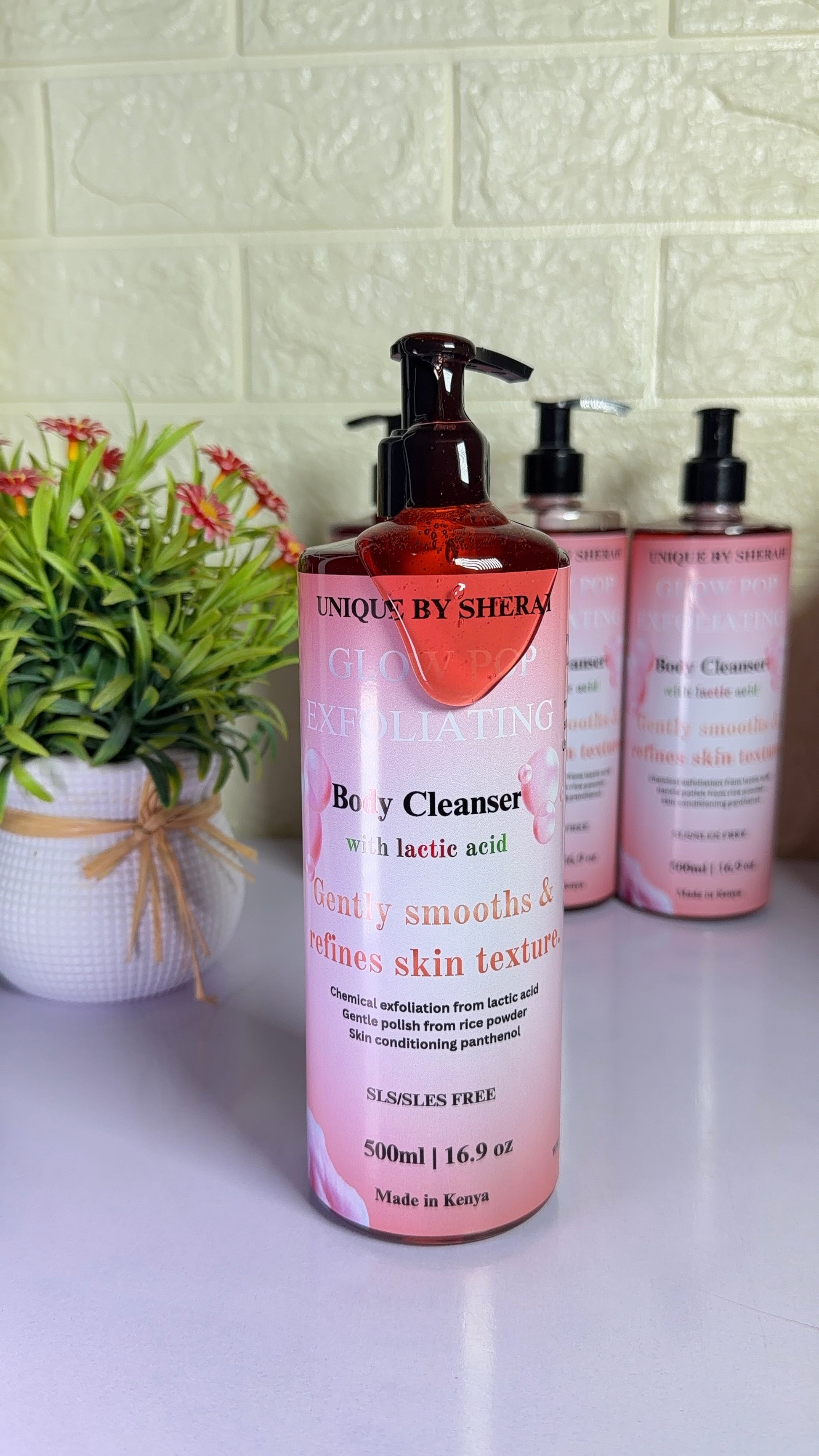 GLOW POP EXFOLIATING BODY CLEANSER